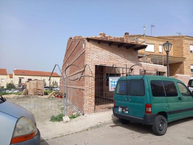 Adosada en venta en Illescas photo 0