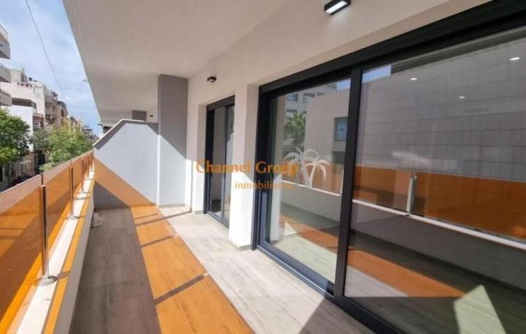 Apartamento en venta en Torrevieja, Paseo maritimo photo 0