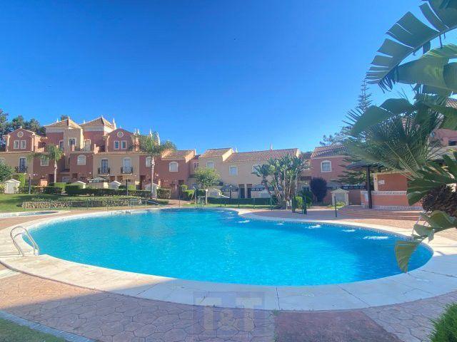 Casa en venta en Lepe, Islantilla - Campo de Golf photo 0