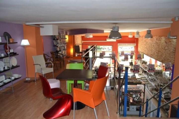 Local comercial en venta en Plasencia, Estación de autobuses photo 0