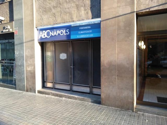 Local comercial en venta en Barcelona, Fort Pienc photo 0