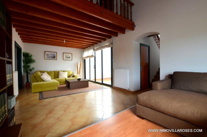 Casa en venta en Vilafant, ALT EMPORDA photo 0