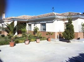 Casa en venta en La Carlota, Carlota (La) photo 0