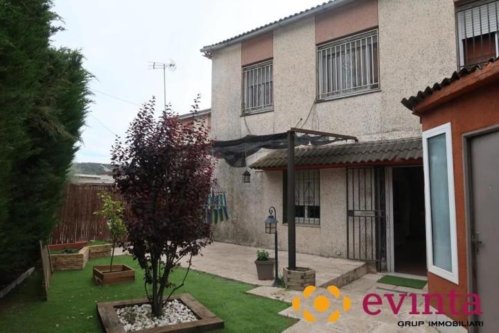 Bungalow en venta en Vallirana, Las bassiolas photo 0