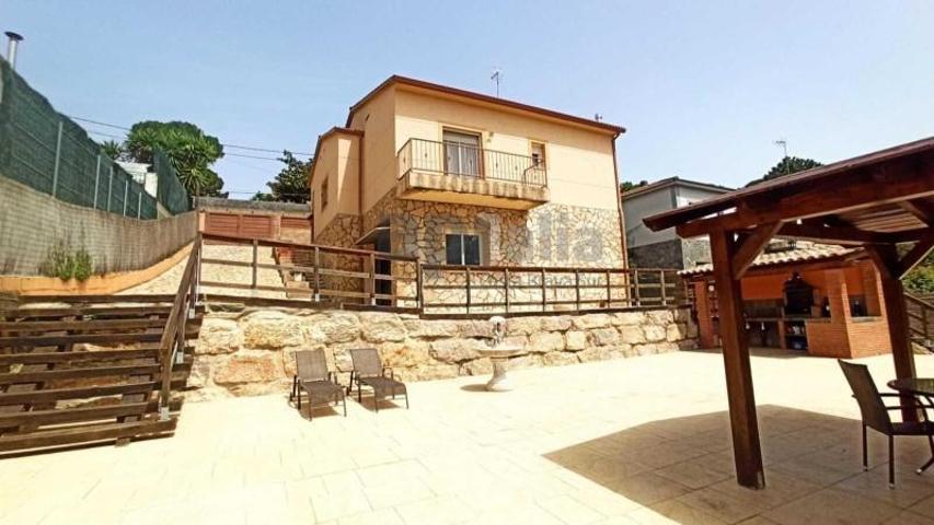 Chalet en venta en Vidreres, Vidreres photo 0