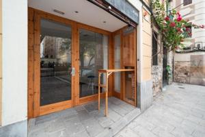 Local comercial en venta en Barcelona photo 0