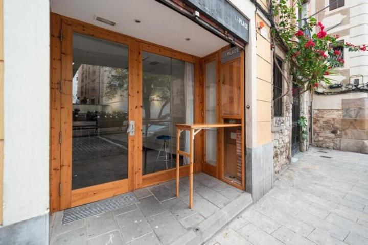 Local comercial en venta en Barcelona photo 0