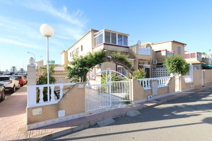 Chalet en venta en Torrevieja photo 0