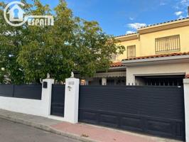 Adosada en venta en El Viso de San Juan, Castilla la mancha photo 0