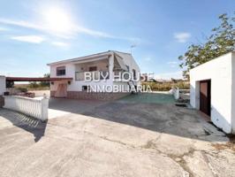 Chalet en venta en Yeles photo 0