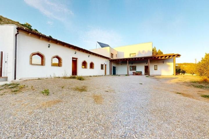Casa con terreno en venta en Leciñena, Aragon photo 0