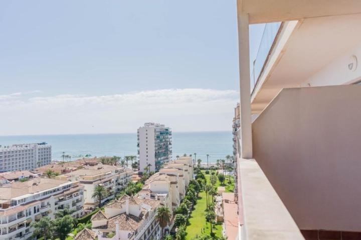 Apartamento en venta en Benalmádena, Benalmádena Costa photo 0