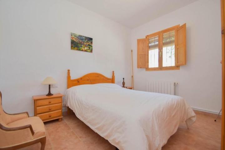 Casa con terreno en venta en Jaén photo 0