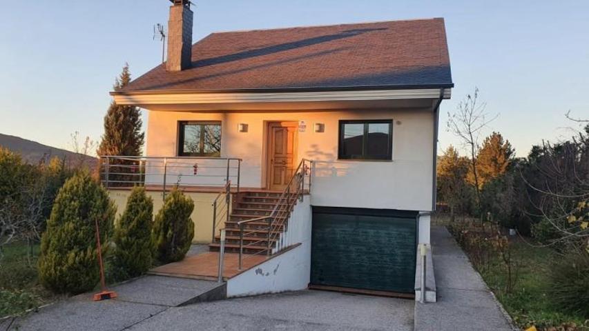 Chalet en venta en Bembibre, Matachana photo 0