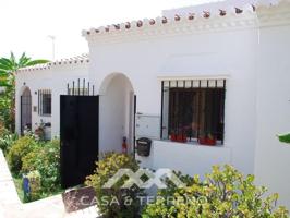 Bungalow en venta en Nerja photo 0