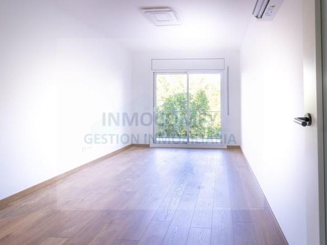 Piso en venta en Girona photo 0