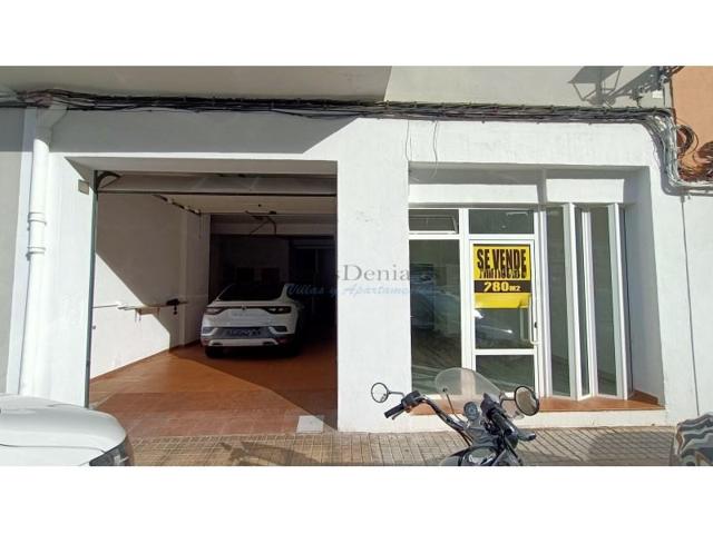 Local comercial en venta en Denia photo 0