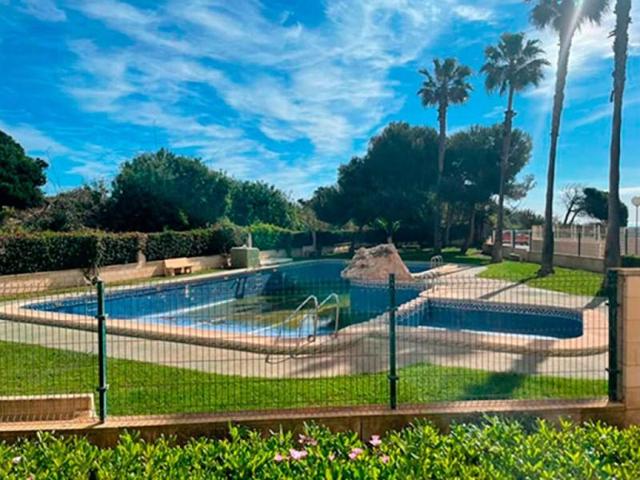 Piso en venta en Torrevieja photo 0