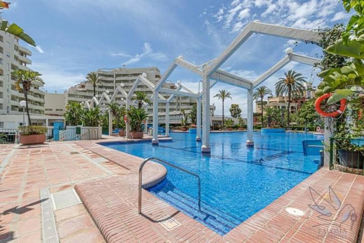 Apartamento en venta en Benalmádena, Parque de la Paloma photo 0