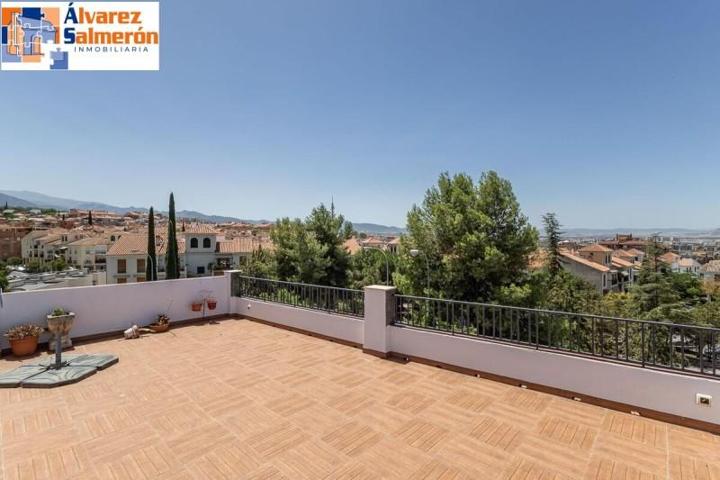 Casa en venta en Granada, Bola de oro photo 0