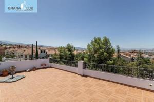 Casa en venta en Granada, Bola de oro photo 0