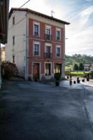 Casa en venta en Sariego, Vega photo 0