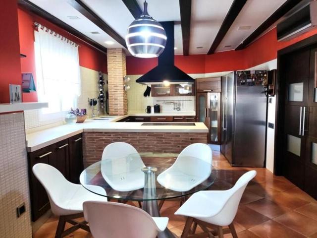 Casa en venta en Buñol photo 0