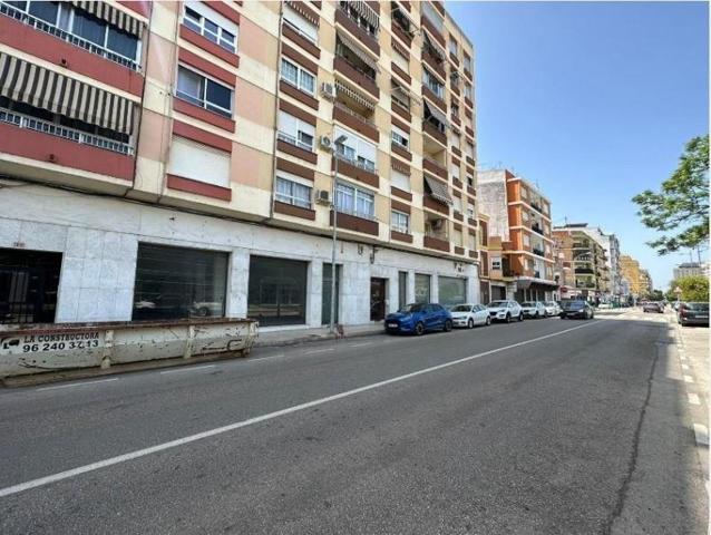Local comercial en venta en Alzira, Sagrada familia photo 0