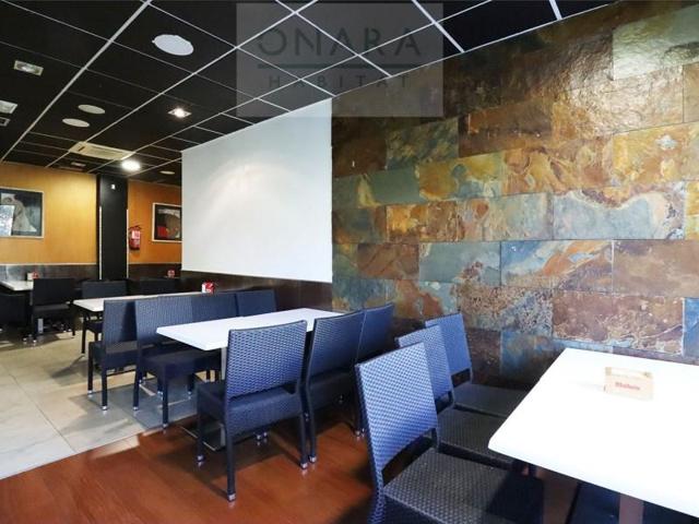 Local comercial en venta en Irun photo 0