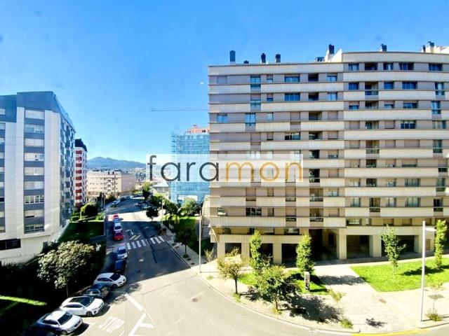 Piso en venta en Vigo, Avenida Alcalde Gregorio Espino, 36205 photo 0