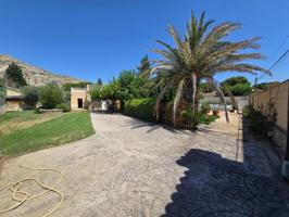 Chalet en venta en Alfajarín, El Condado photo 0