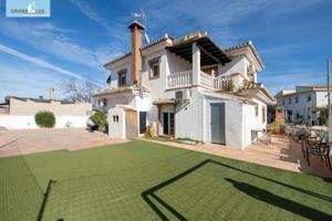 Chalet en venta en Ogíjares, CENTRO OGÍJARES photo 0