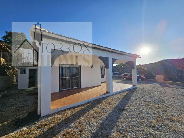 Casa con terreno en venta en Torrox photo 0