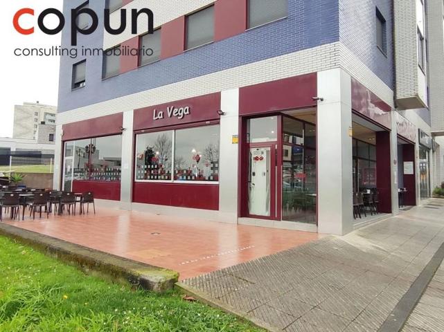 Local comercial en venta en Oviedo, Oviedo photo 0