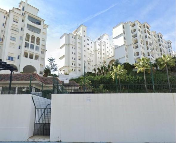 Piso en venta en Estepona, Estepona photo 0