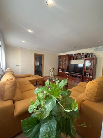 Apartamento en venta en Torrevieja, Centro photo 0