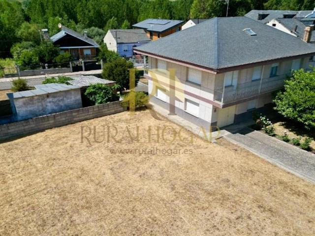 Casa en venta en Cacabelos photo 0