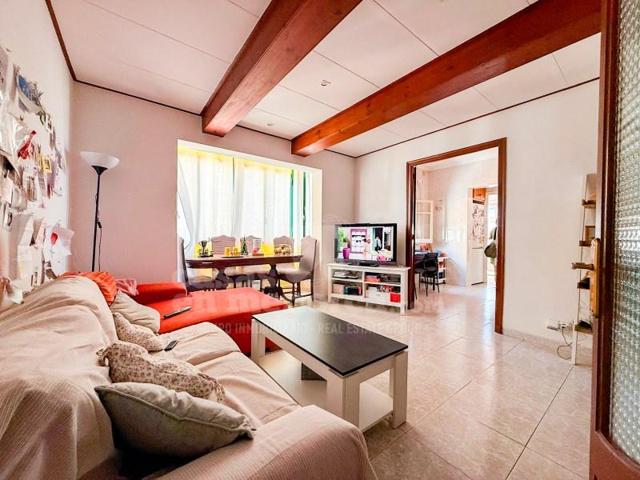 Piso en venta en Es Castell photo 0