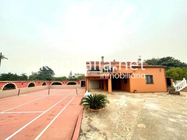 Chalet en venta en Alzira, Alzira photo 0