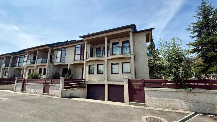 Bungalow en venta en San Cibrao das Viñas, Ponte noalla photo 0