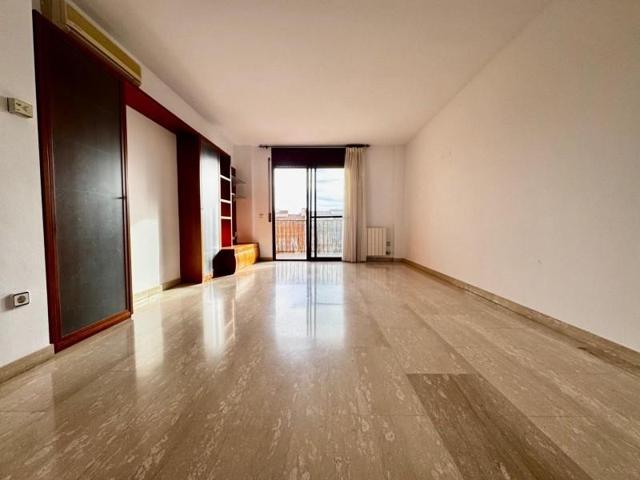 Piso en venta en Igualada, Poble Sec photo 0