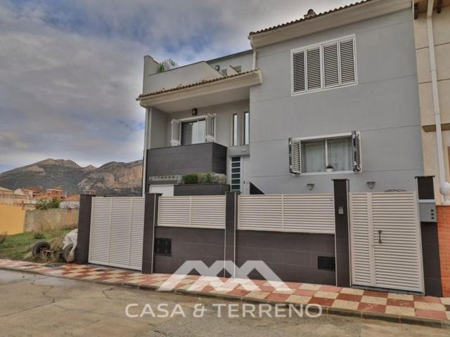 Chalet en venta en Alfarnate photo 0