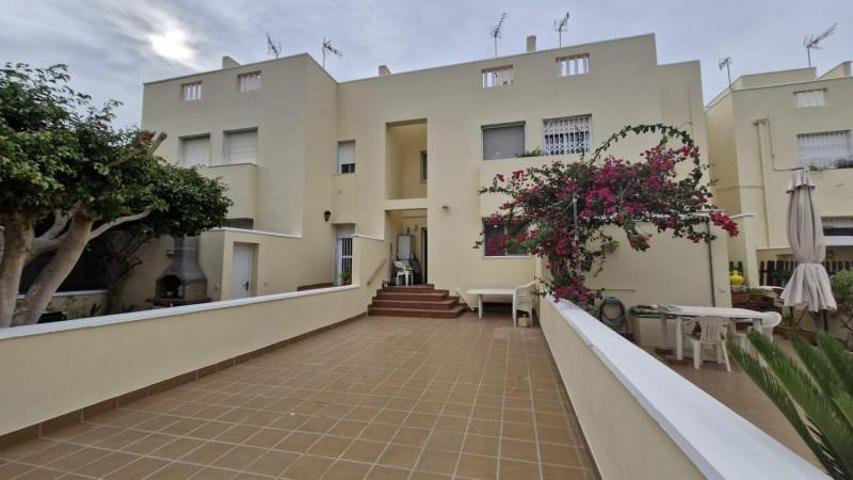 Adosada en venta en Vera, El Playazo photo 0