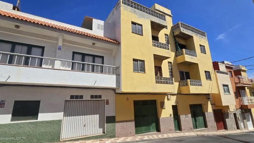 Edificio en venta en Arico, La Jaca photo 0