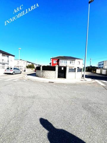 Adosada en venta en Lugo, Sur photo 0