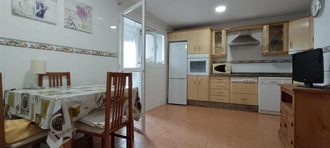 Piso en venta en Estepona, 2º Línea de Playa photo 0