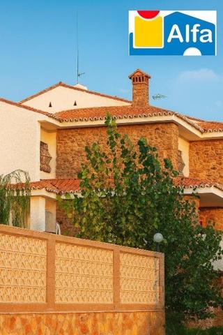 Chalet en venta en Cáceres photo 0