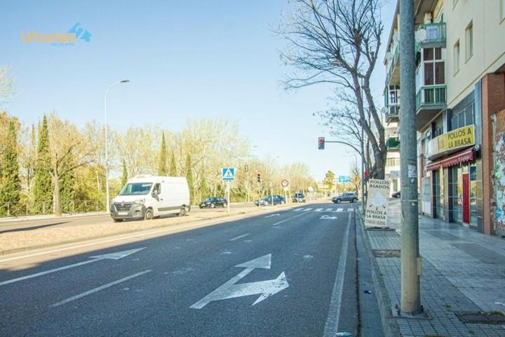 Local comercial en venta en Badajoz, San Roque photo 0