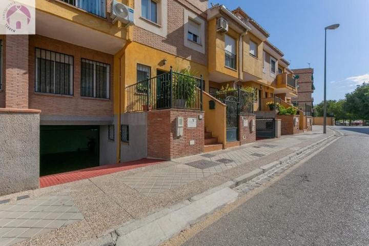 Adosada en venta en Granada, Barrio de los Periodistas photo 0