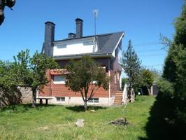 Chalet en venta en Castropodame, Calamocos photo 0